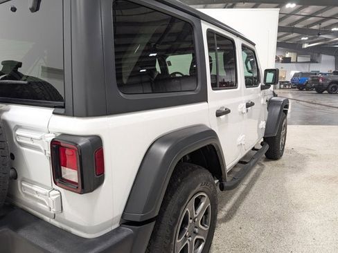 Used 2019 Jeep Wrangler Unlimited Sport S image 3
