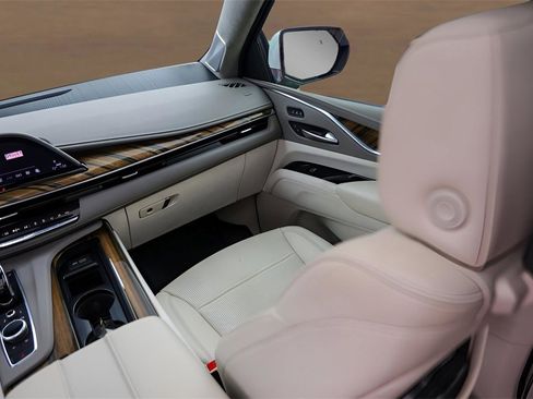 Certified 2023 Cadillac Escalade ESV Premium Luxury Platinum image 31