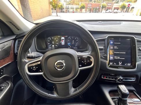 Used 2019 Volvo XC90 T6 Momentum w/ Advanced Package AWD/4WD image 18