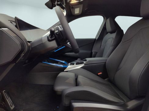 Used 2025 BMW X3 xDrive30i w/ Premium Package image 5