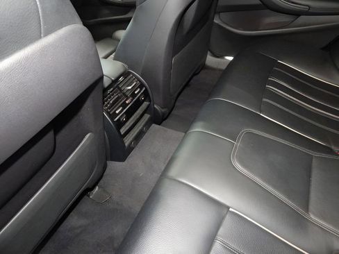 Used 2019 BMW 530i xDrive image 33