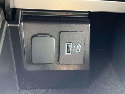 Certified 2023 Ford Explorer XLT w/ Equipment Group 202A image 29