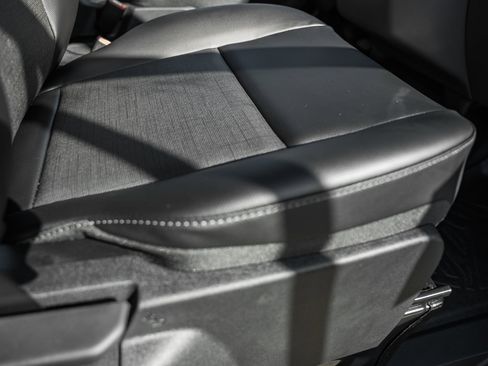 New 2026 Ford Transit 250 148 Medium Roof w/ Load Area Protection Package image 33