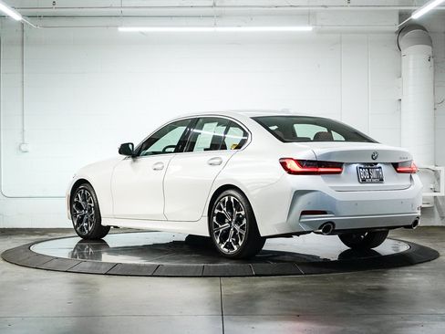 Used 2026 BMW 330i Sedan w/ Convenience Package RWD image 4
