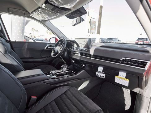 Used 2025 Mitsubishi Outlander SE image 26