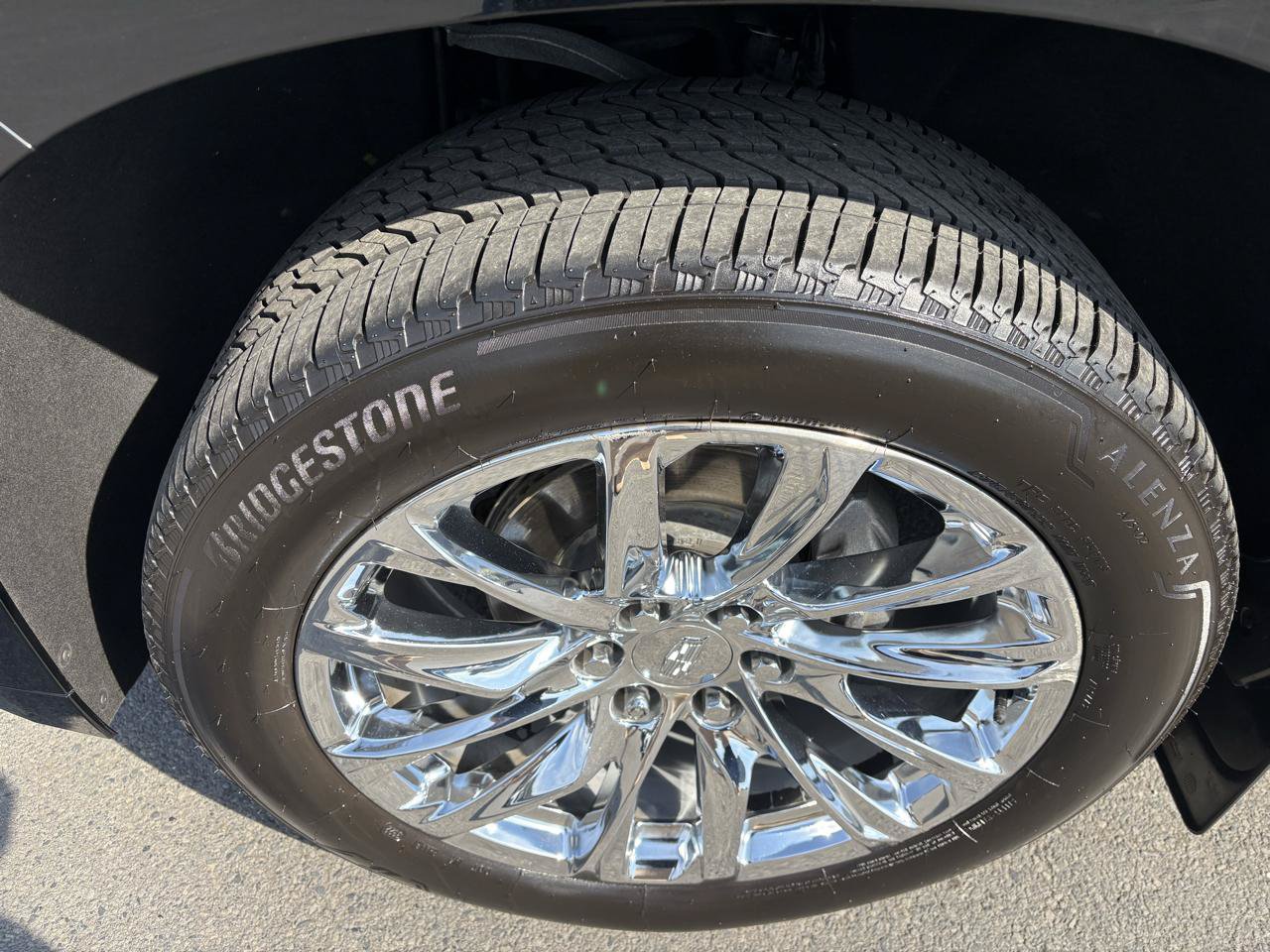 Used 2023 Cadillac Escalade ESV Premium Luxury w/ LPO, Radiant Package AWD/4WD image 10