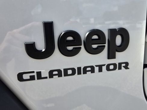 Used 2020 Jeep Gladiator Sport w/ Quick Order Package 24S AWD/4WD image 13