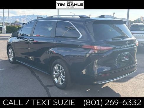 Used 2023 Toyota Sienna Platinum AWD/4WD image 8