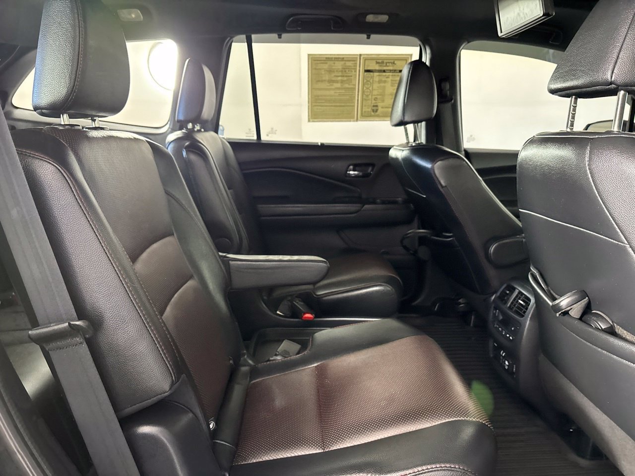 Used 2020 Honda Pilot Black Edition image 30
