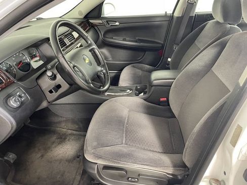 Used 2013 Chevrolet Impala LT FWD image 2