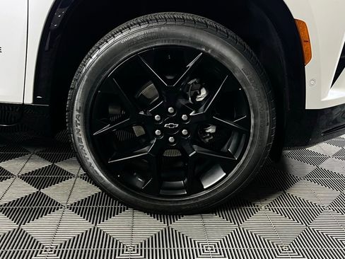 Used 2024 Chevrolet Traverse RS image 15