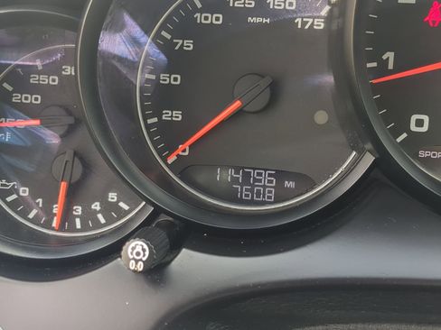 Used 2017 Porsche Cayenne Platinum Edition image 22