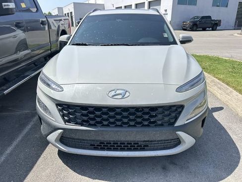 Used 2022 Hyundai Kona SEL w/ Convenience Package FWD image 2