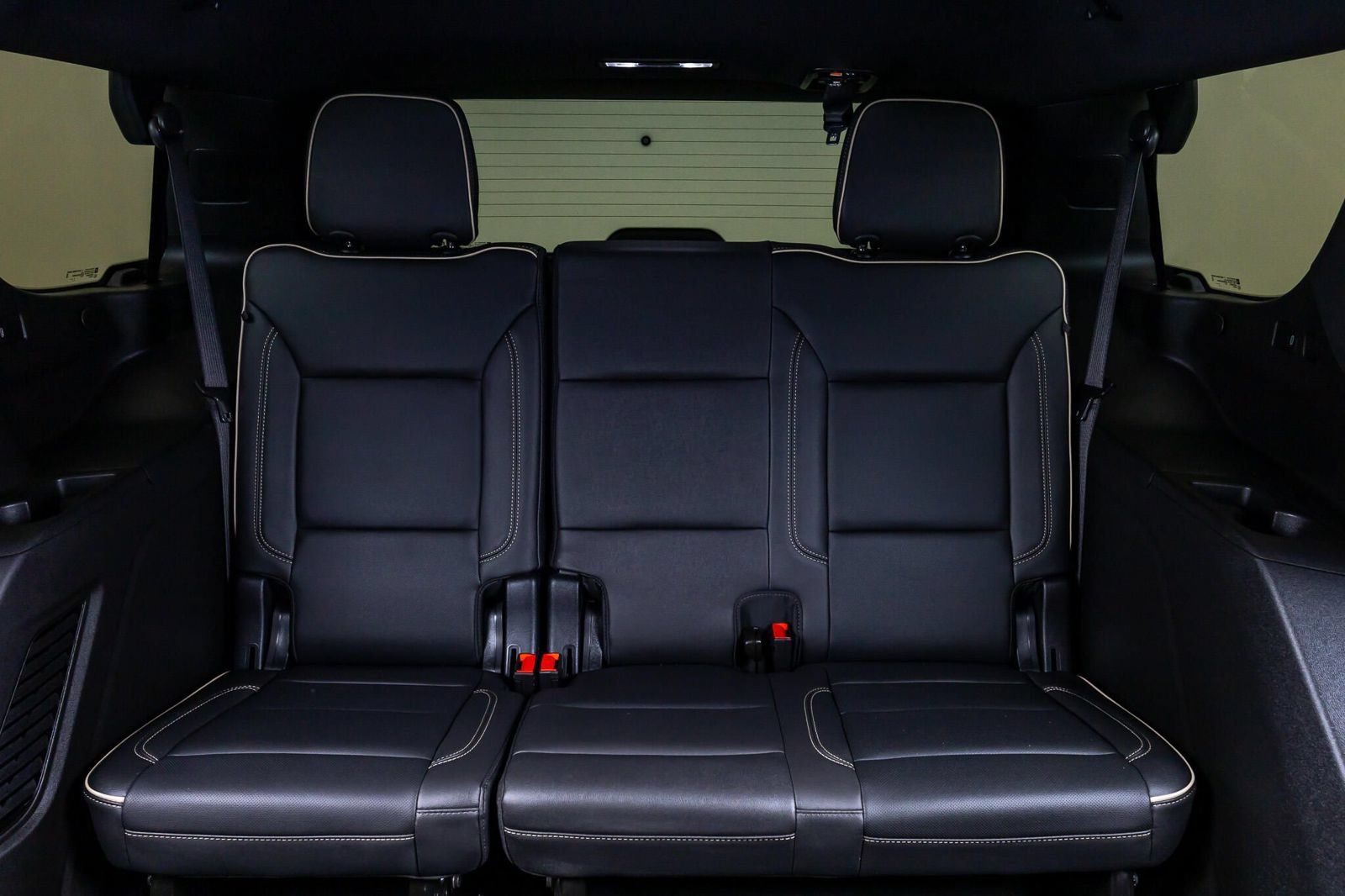 Used 2025 GMC Yukon Elevation w/ LPO, Elevation Black Package AWD/4WD image 35