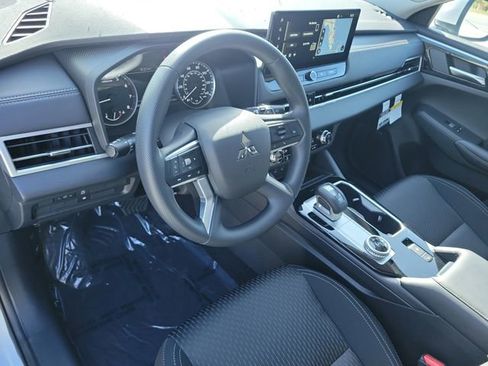 New 2026 Mitsubishi Outlander ES FWD image 19