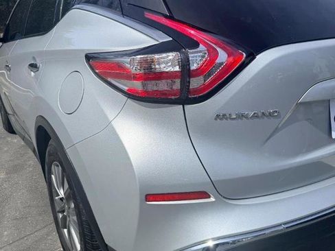 Used 2018 Nissan Murano SV image 10