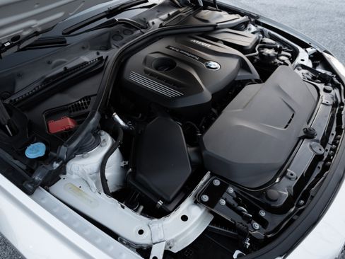 Used 2017 BMW 330i xDrive 330i xDrive Sedan image 38