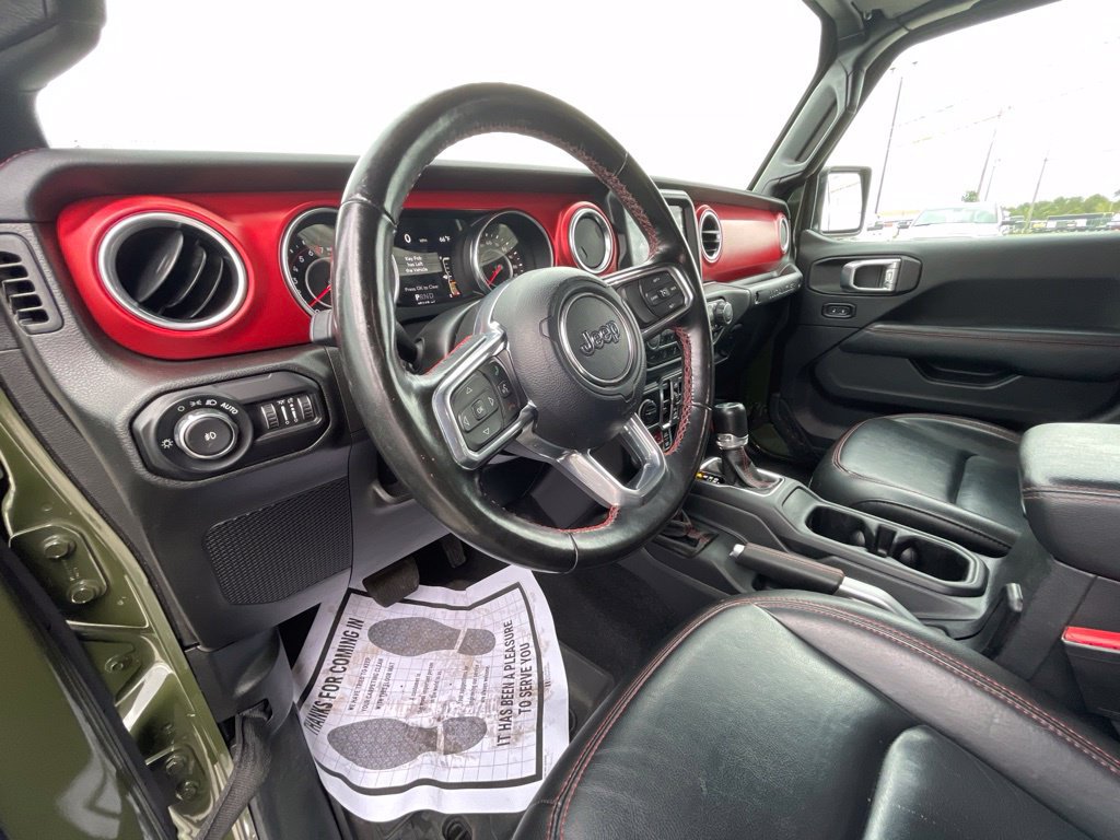 Used 2022 Jeep Wrangler Unlimited Rubicon w/ Cold Weather Group AWD/4WD image 9