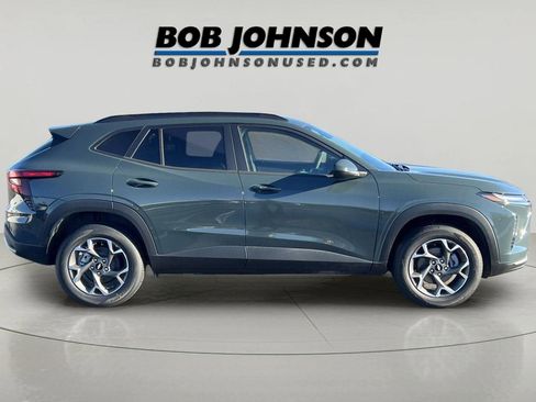 New 2026 Chevrolet Trax LT w/ Driver Confidence Package image 2