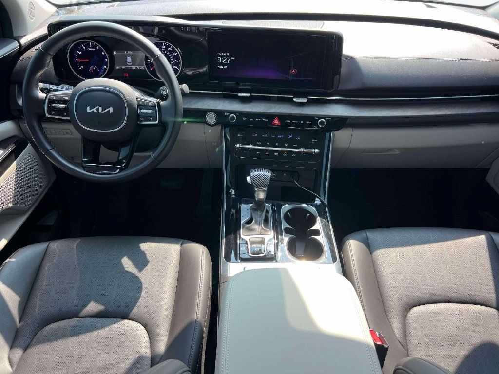 Certified 2023 Kia Carnival EX FWD image 13