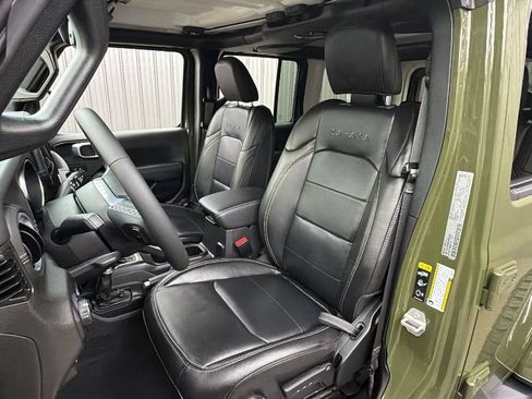 Used 2023 Jeep Wrangler Unlimited Sahara w/ Cold Weather Group AWD/4WD image 22