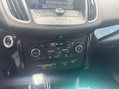 Used 2019 Ford Escape SE AWD/4WD image 14