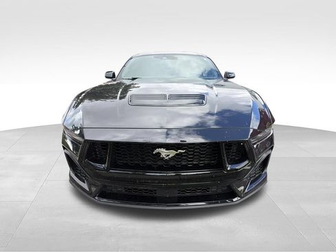 Used 2025 Ford Mustang GT RWD image 4