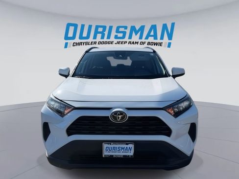 Used 2021 Toyota RAV4 LE image 8