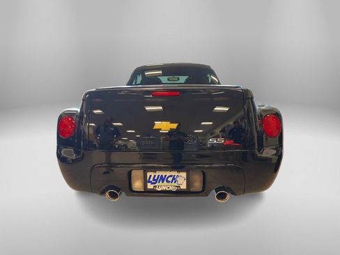 Used 2006 Chevrolet SSR w/ Preferred Equipment Group image 4