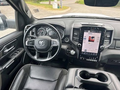 Used 2023 RAM 1500 Laramie AWD/4WD image 18