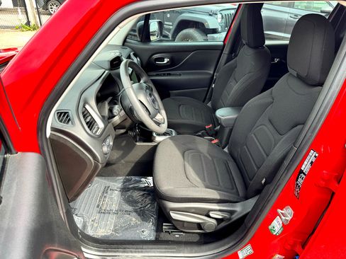 Used 2022 Jeep Renegade Latitude image 13