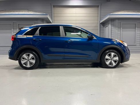 Used 2019 Kia Niro LX FWD image 8
