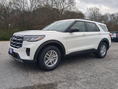 New 2026 Ford Explorer Active RWD image 6