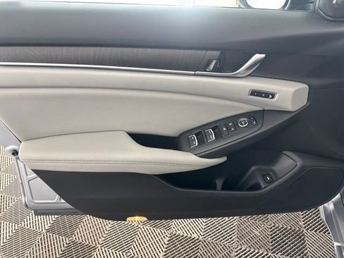 Used 2018 Honda Accord Touring image 21