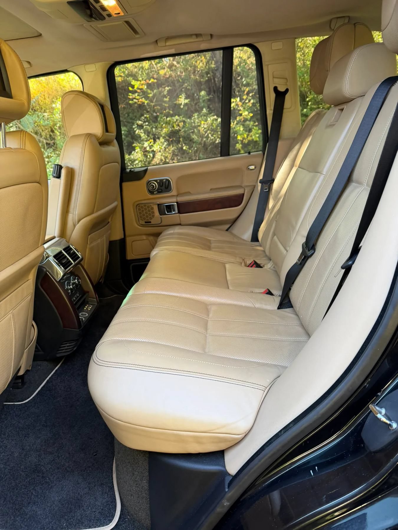 Used 2012 Land Rover Range Rover Autobiography AWD/4WD image 10