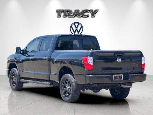 Used 2018 Nissan Titan SV w/ SV Convenience Package AWD/4WD image 6