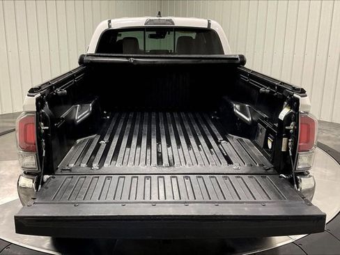 Used 2020 Toyota Tacoma TRD Off-Road w/ Blackout Package image 39