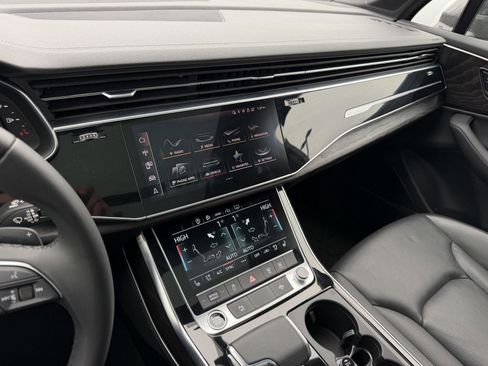 Certified 2023 Audi Q7 2.0T Premium Plus w/ Premium Plus Package AWD/4WD image 17