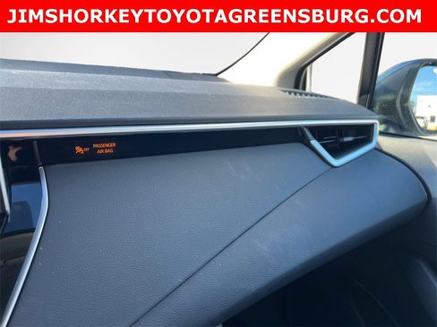 Used 2021 Toyota Corolla LE image 23