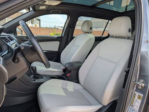 Used 2021 Volkswagen Tiguan SE R-Line FWD image 24