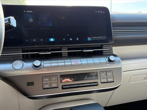 Certified 2025 Hyundai Kona SEL image 9