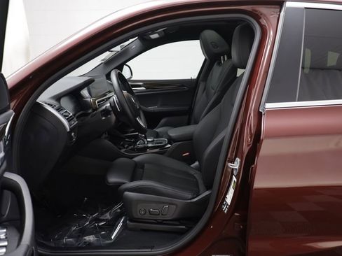 Certified 2025 BMW X4 xDrive30i AWD/4WD image 5