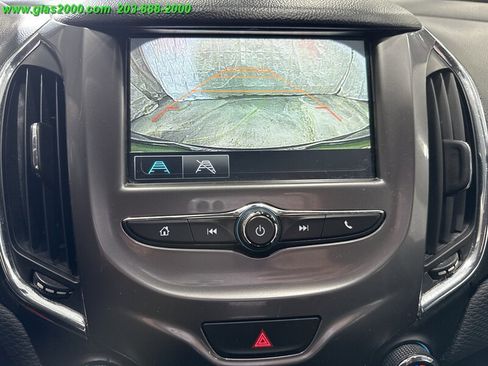 Used 2018 Chevrolet Cruze LT image 11