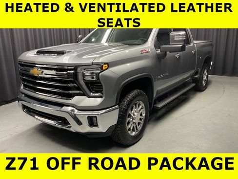 Used 2026 Chevrolet Silverado 2500 LTZ w/ LTZ Convenience Package AWD/4WD image 2