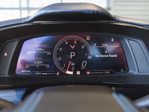 Used 2021 Chevrolet Corvette Stingray Premium Cpe w/ Z51 Performance Package image 17