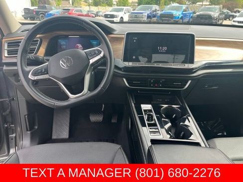 Used 2024 Volkswagen Atlas SE AWD/4WD image 21