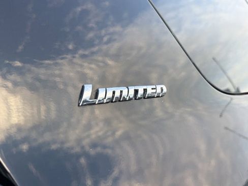 Used 2018 Toyota 4Runner Limited image 11