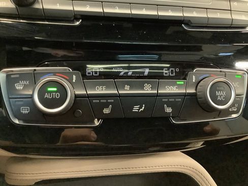 Used 2021 BMW X1 xDrive28i w/ Convenience Package AWD/4WD image 12