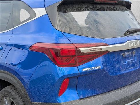 Used 2023 Kia Seltos S image 11