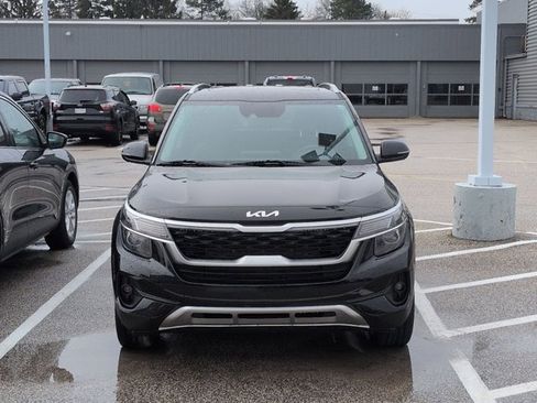 Used 2023 Kia Seltos EX image 2